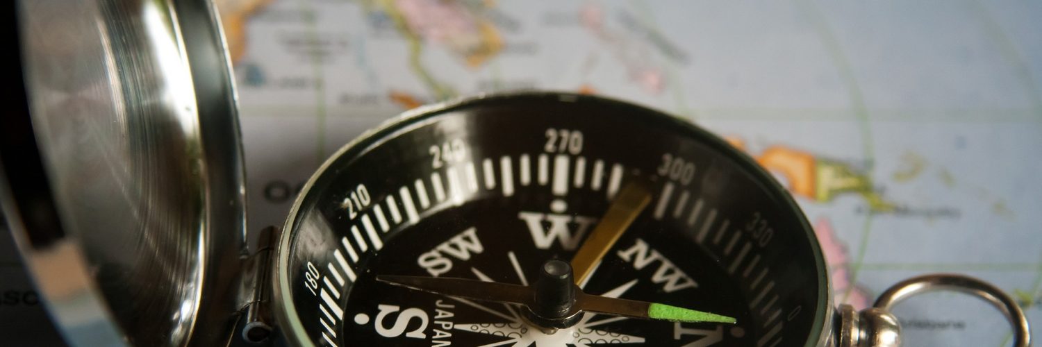 magnetic-compass-390912_1920-1